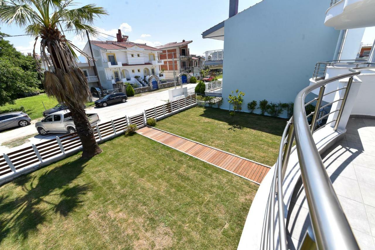 Lamda Deluxe Apartments Keramotí Exterior foto